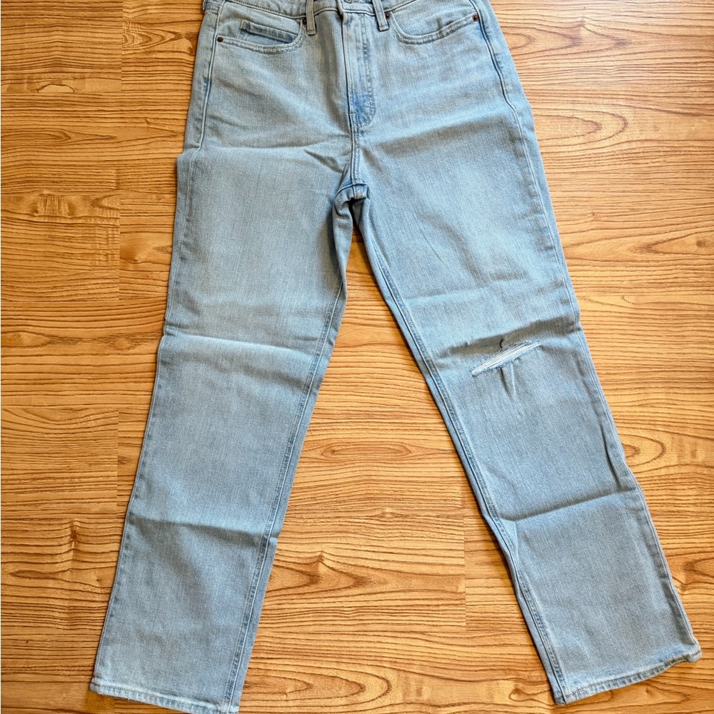 Old Navy Straight Leg Jeans in Light Wash Blue